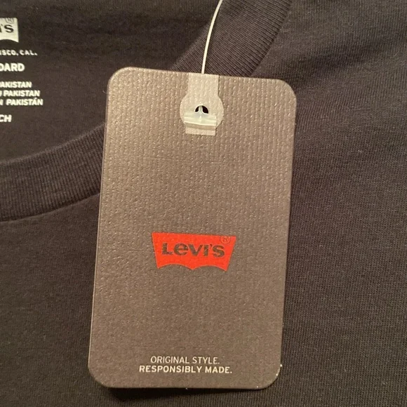 Brand New Levi's Men's Black T-Shirt…size S - Picture 5 of 5